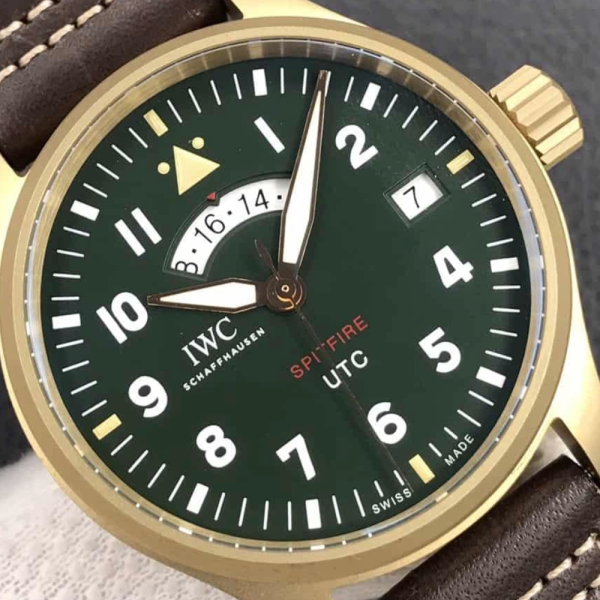 ZF공장 IWC 스핏파이어 파일럿 UTC 세계 표준시 