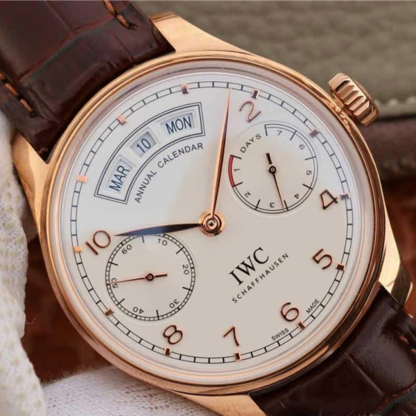 YL공장 IWC 포르투기저 애뉴얼 캘린더 로즈골드 화이트 다이얼 레더 스트랩 44.2mm IW503504