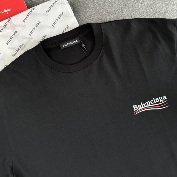 발렌시아가 24SS 웨이브 로고 프린팅 반팔 티셔츠