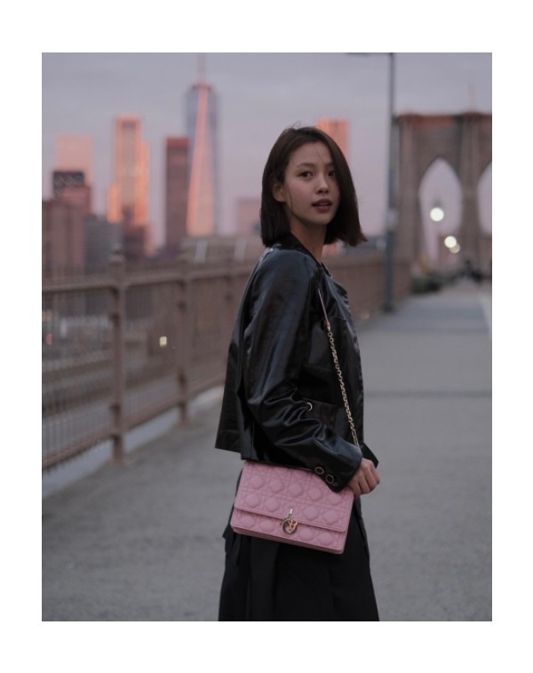 [고민시 PICK] 디올 MISS DIOR 탑 핸들 백 핑크