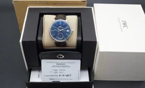 IWC 시계 케이스 및 구성품