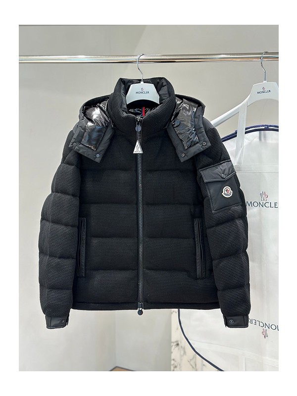 몽클레어 Lagdei 다운 재킷