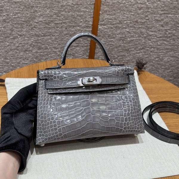 올수공 에르메스 미니 켈리 Gris Ciment 악어 가죽 실버 하드웨어